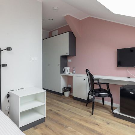 Ae Hostel Nowy Swiat วอร์ซอ ภายนอก รูปภาพ