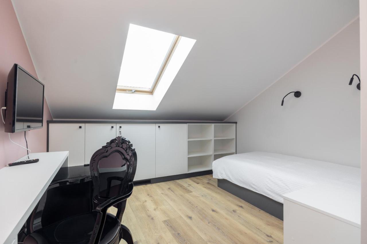 Ae Hostel Nowy Swiat วอร์ซอ ภายนอก รูปภาพ
