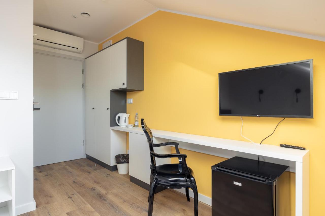 Ae Hostel Nowy Swiat วอร์ซอ ภายนอก รูปภาพ